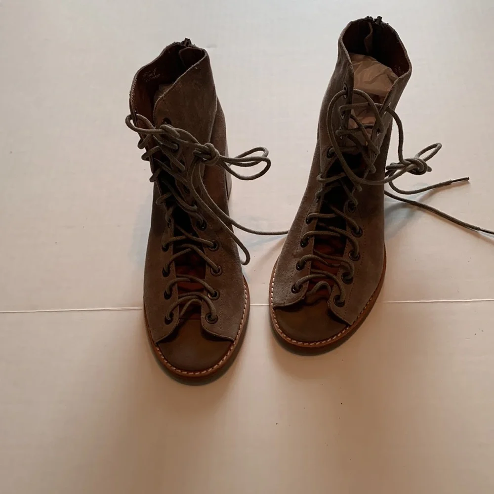 Jeffrey Campbell Women’s Suede Leather Lace Up Shooties - Picture 3 of 8